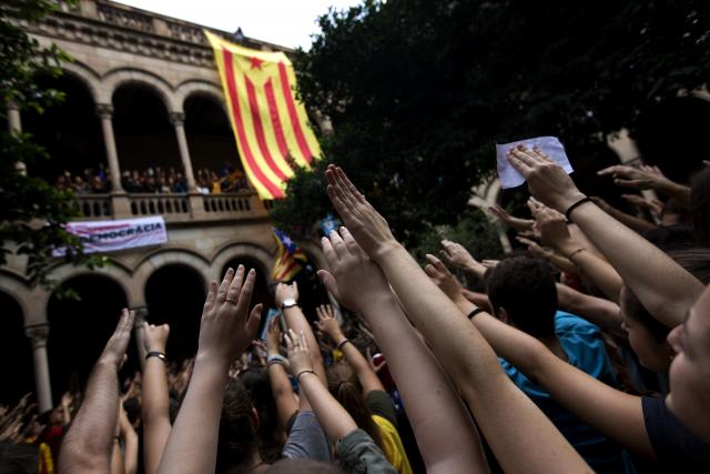 Studenti okupirali univerzitet, podrška Kataloniji FOTO