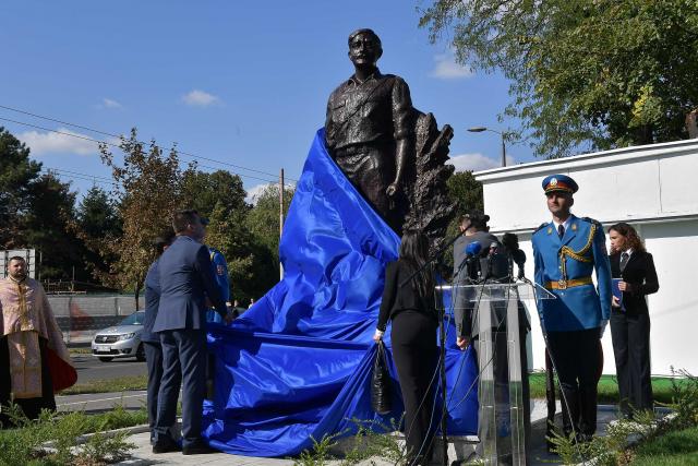 BG: Otkriven spomenik heroju Milanu Tepiću