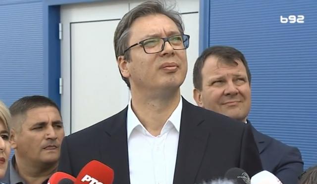 Vučić: Gde ide, šta radi ovaj helikopter... / VIDEO
