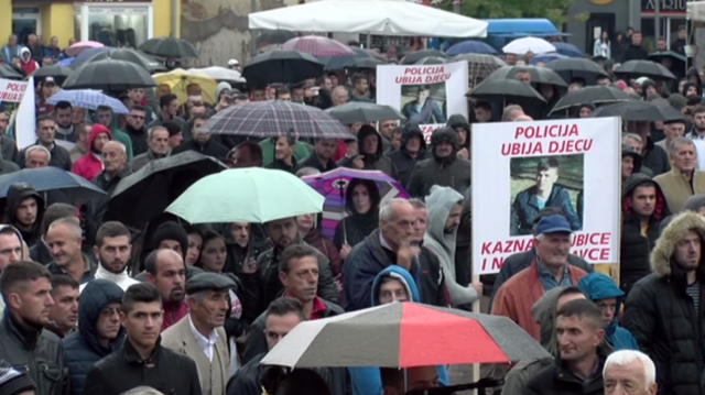 Tutin: Protest zbog ubistva mladića tokom hapšenja VIDEO