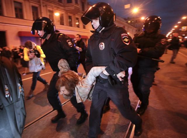 200 uhapšenih širom Rusije, na TV samo èestitke / FOTO