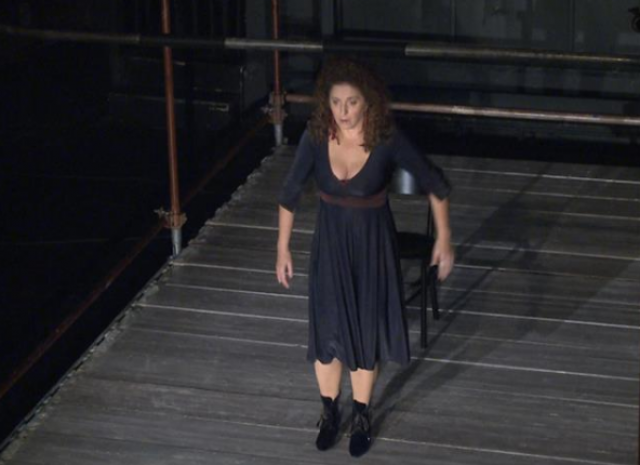 Mirijana Karanoviæ izvela monodramu "JuliJA" u Bitef teatru