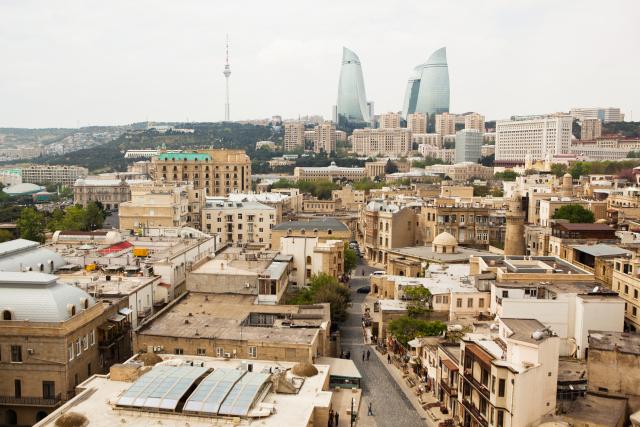 Baku - bleda svetlost predgrađa