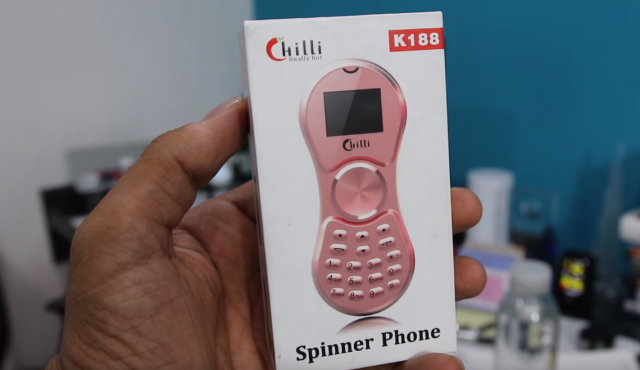 2u1: Mali mobilni telefon Chilli je ujedno i fidžet spiner