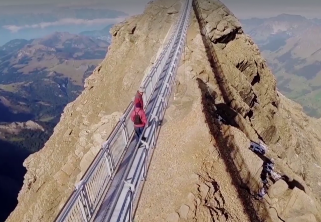 Most koji vam pruža oseæaj da stojite na vrhu sveta /VIDEO