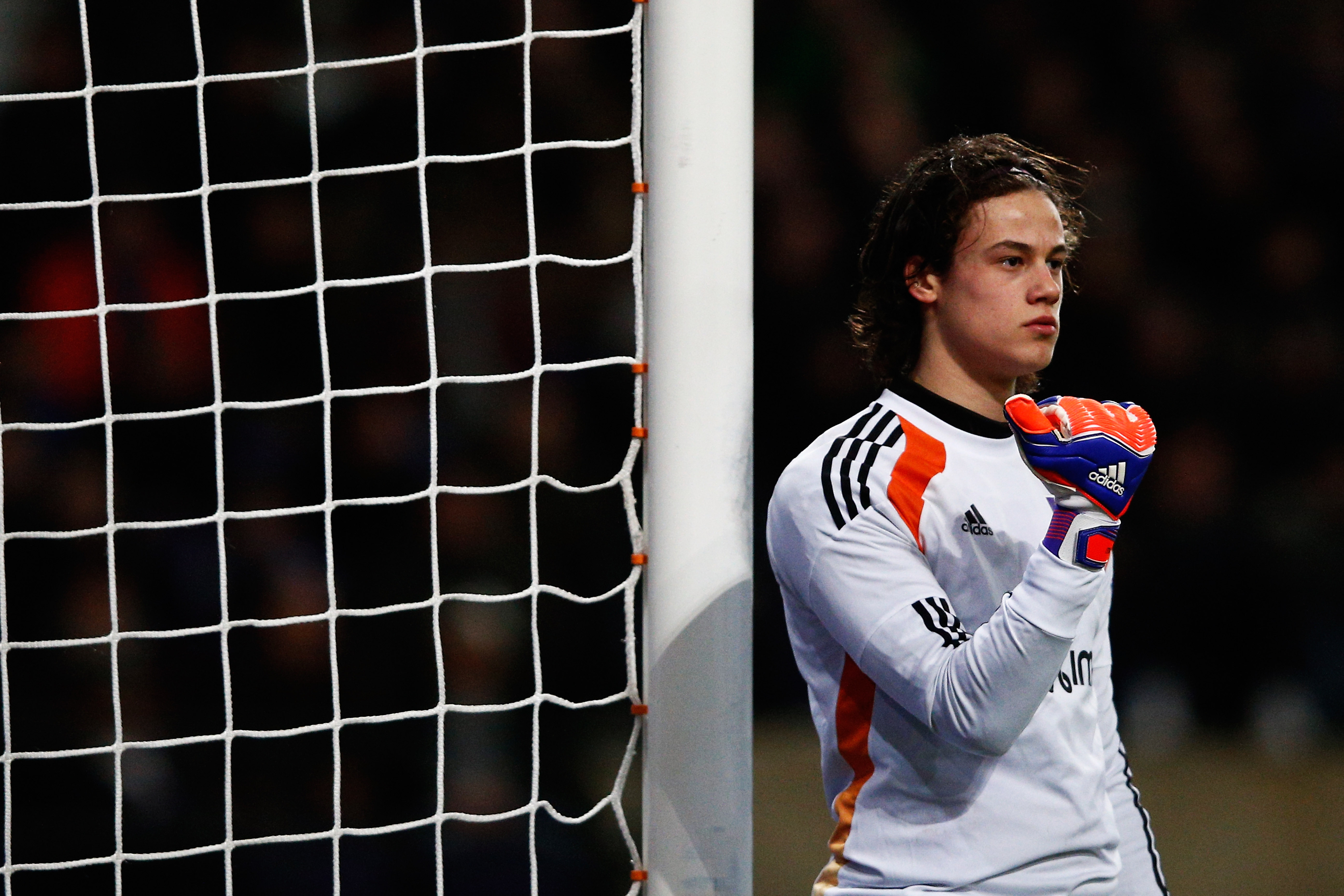 молодые вратари. денис попов ростов вратарь. самый молодой вратарь в футболе. молодые топ вратари. даниил худяков вратарь локомотив.