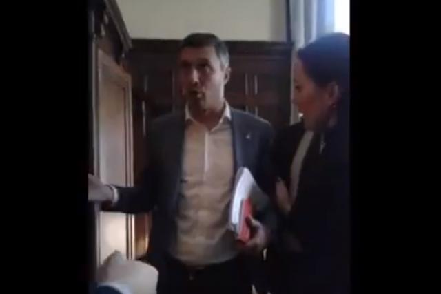 Objavljen snimak iz kabineta Maje Gojković / VIDEO
