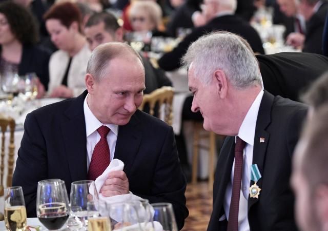 Former Serbian president receives decoration from Putin