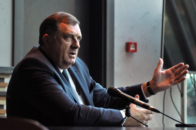Dodik gives up on referendum on Bosnia's judiciary