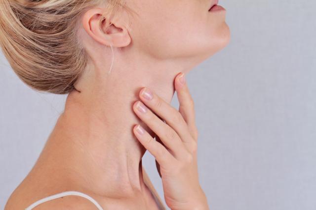 Kako da spreèite starenje kože na vratu?