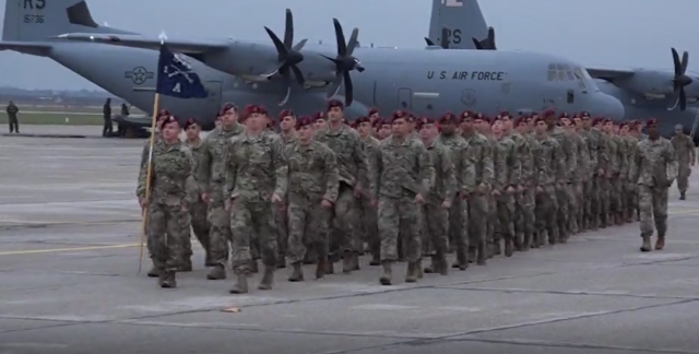 Padobranci SAD doèekani na aerodromu u Batajnici VIDEO