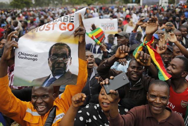 Hiljade na ulicama Hararea, èeka se "pad Mugabea"