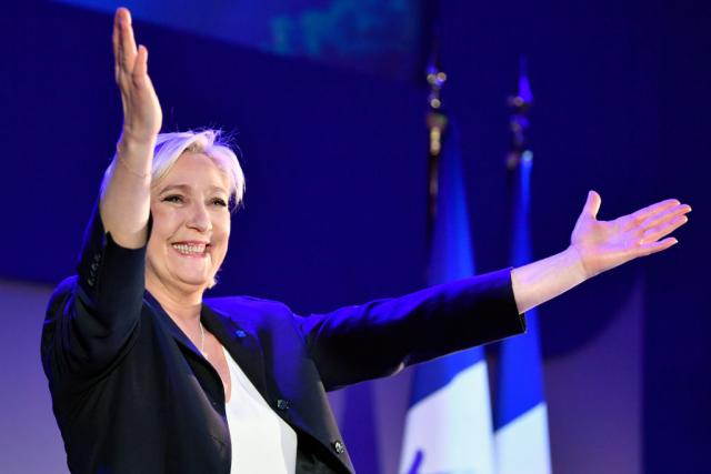 Le Pen: Nacionalni front žrtva bankarske fatve