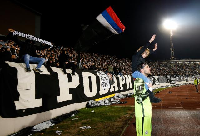 Partizan èasti "grobare" – besplatno na Spartak