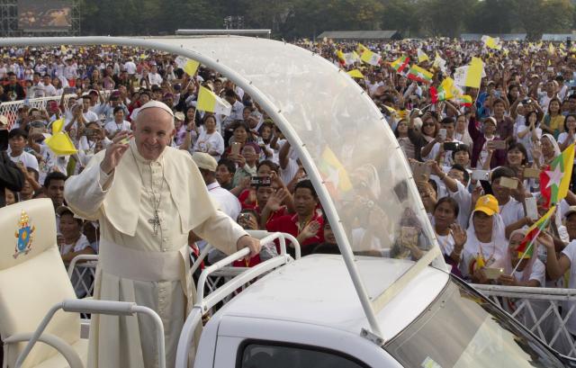 Papa ponovo uputio apel za gostoprimstvom prema migrantima