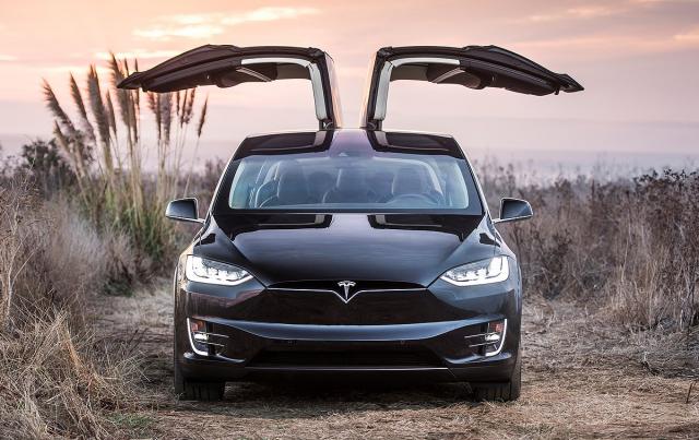 Daimler iznajmio, pa rastavio Teslu X zbog špijunaže?