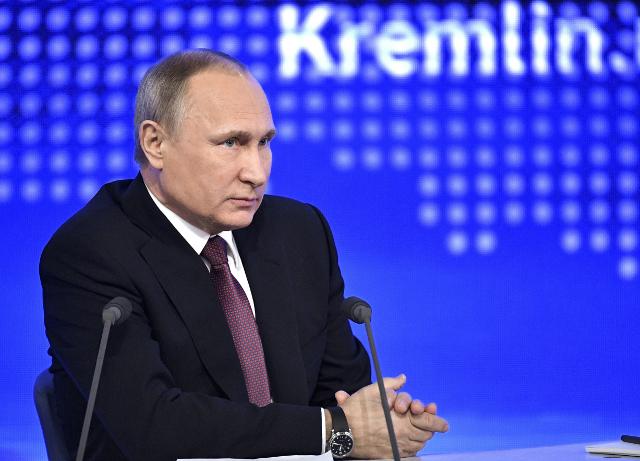Putin announces he will run for president in 2018