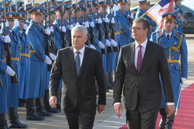 Bosnia Presidency members officially welcomed in Belgrade
