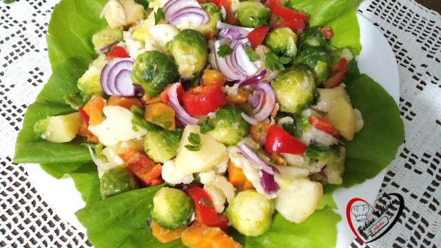Zdrava mešana salata sa prokeljom