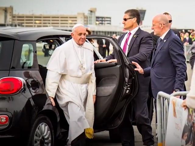 Prodaje se kragujevaèki FIAT u kome se vozio papa