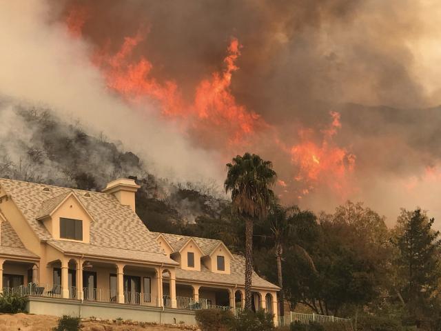 Požari divljaju, dve žrtve - u opasnosti kuæe Opre i Elen