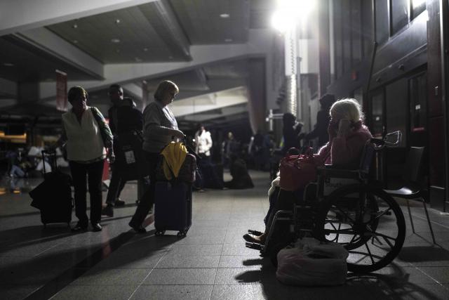 Haos u Atlanti: Bez letova 11 sati, putnici gladni