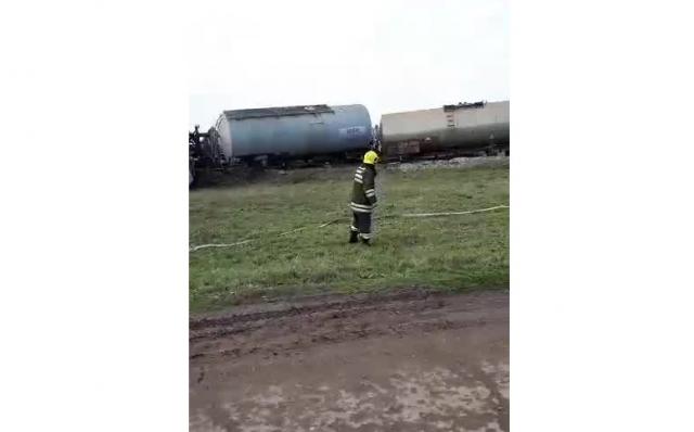 Prevrnuo se voz u Novom Beèeju – "hemikalija curi" / VIDEO