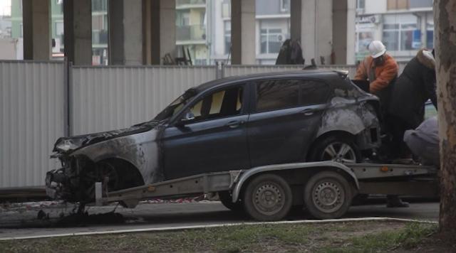 Posle Niša izgorelo vozilo policajca i u Novom Sadu FOTO
