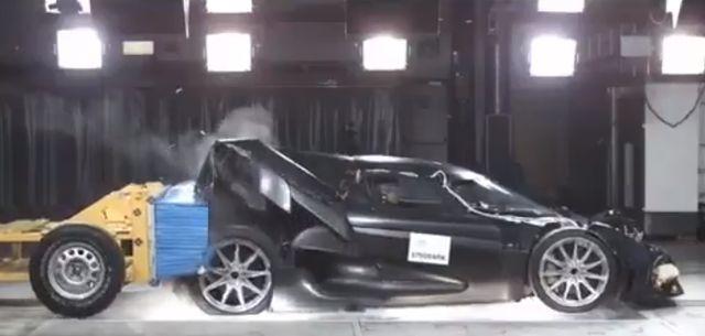 Kako superautomobil od 2 mil. € podnosi sudare?