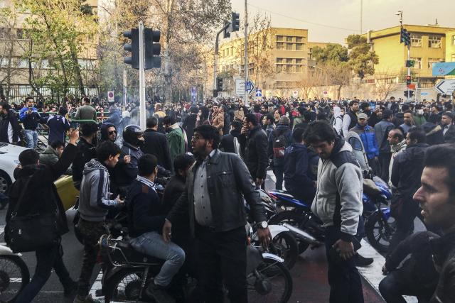 Rojters: Protesti u Iranu - šta ih je pokrenulo?
