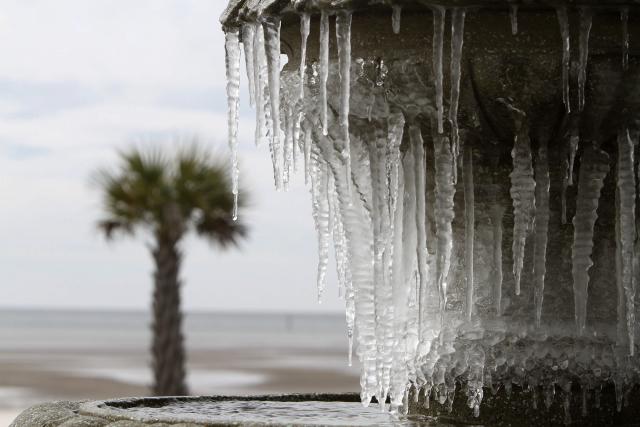 Rekordna zima u SAD: Mraz okovao 180 miliona ljudi