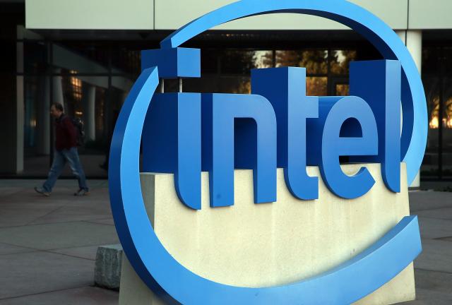 Stižu tužbe, Intel objavio zakrpe protiv Meltdowna i Spectrea