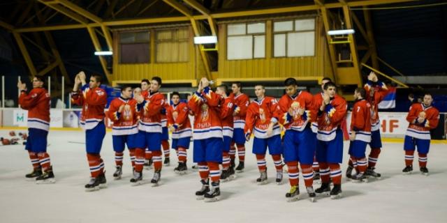 Mlade hokejaše vodi Kanaðanin sa srpskim pasošem