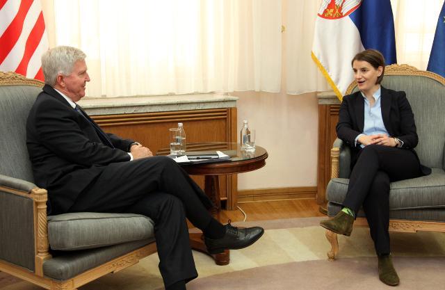 PM, US ambassador discuss "Serbia's economic achievements"