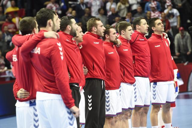 Nevidljivi golmani, anemièna odbrana, debakl Srbije!