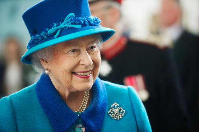Kraljica zbog uvrede nakon 60 g. raskinula saradnju sa kompanijom