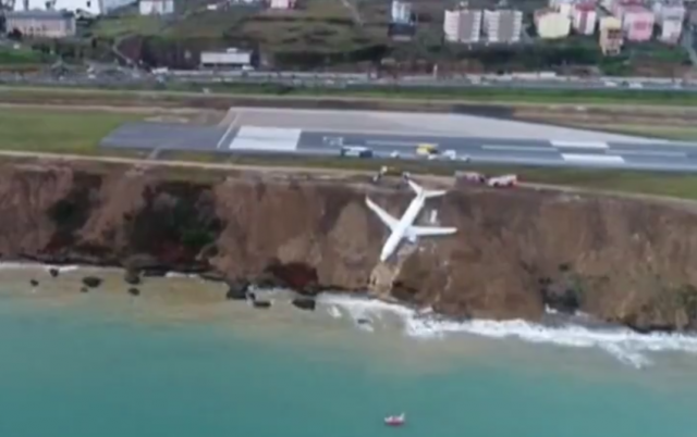 Pun avion sleteo s piste, zaustavio se tik uz more / VIDEO