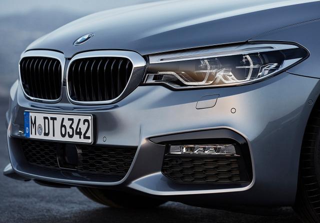 BMW preko 2 miliona u 2017, ali gleda u leða Mercedesu