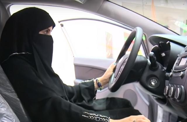 U Saudijskoj Arabiji održan prvi auto-salon za žene