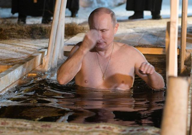 Putin na -6° zaronio u ledeno jezero / FOTO / VIDEO