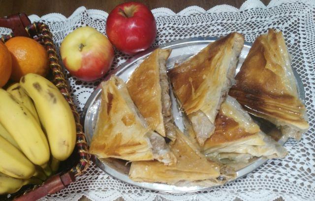 Recept starih domaćica: Sočna prelivena pita sa jabukama
