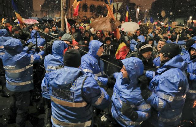 Rumuni na ulicama zbog zakona i korupcije