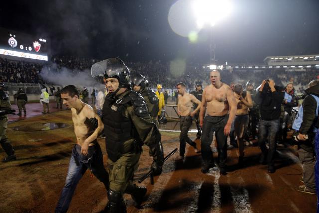 Croatian hooligans arrested in Serbia get plea bargain
