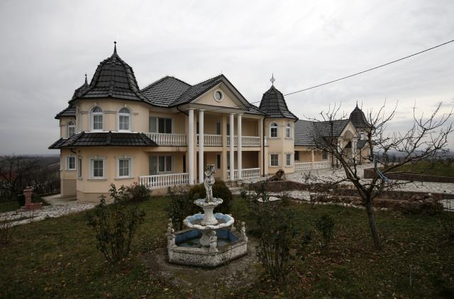 Amerièki mediji o romskom selu u Srbiji i "raskošnim vilama"