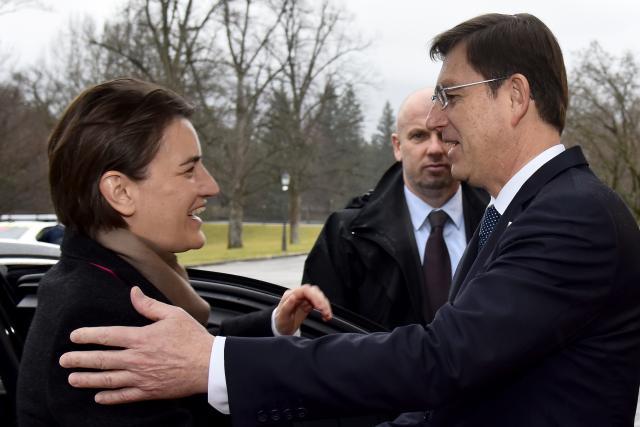 Serbian and Slovenian governments holding joint session