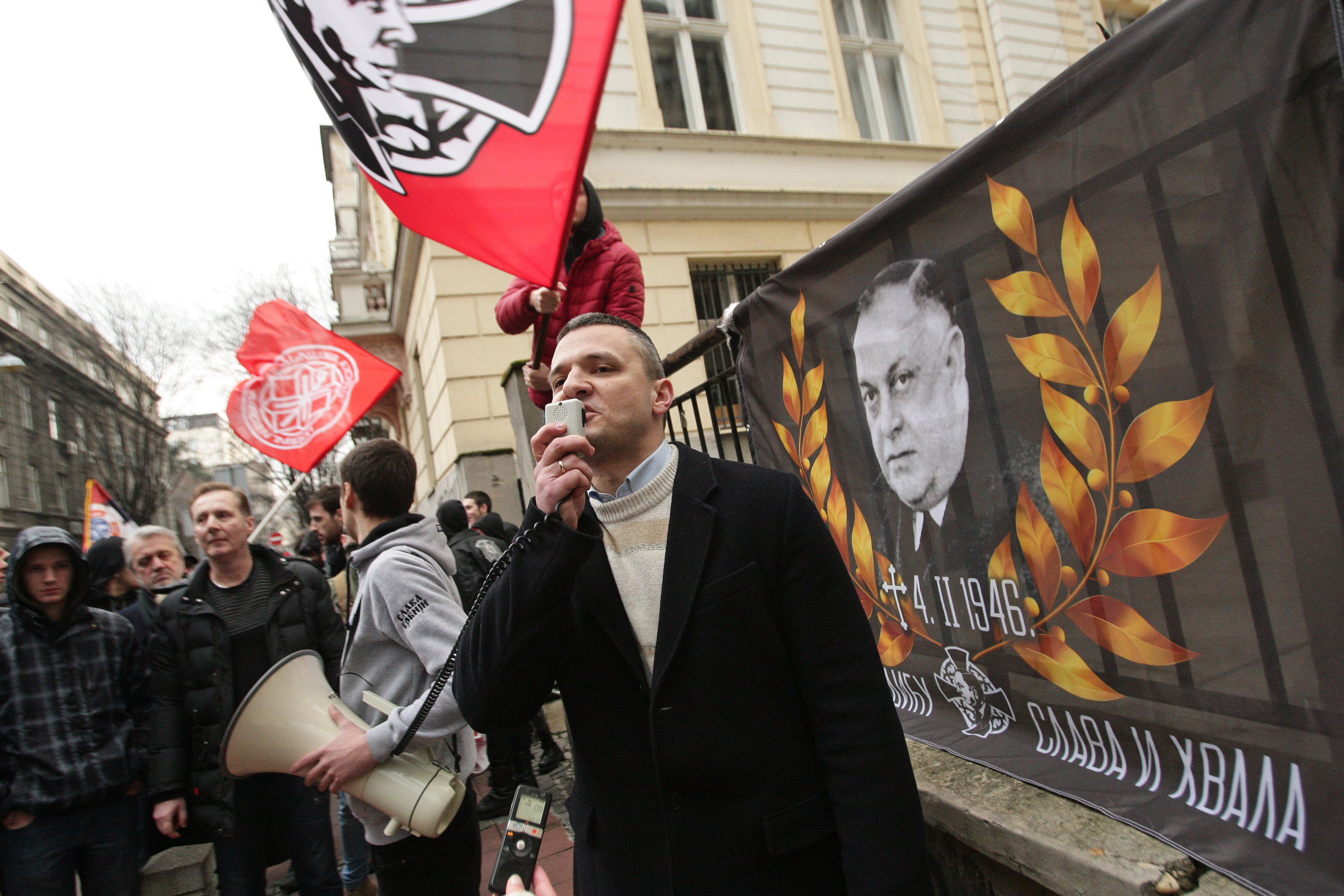 BG: Protest podrške Nediću, kontramiting i "živi zid" FOTO 18847316465a773b418eec2381653549_orig