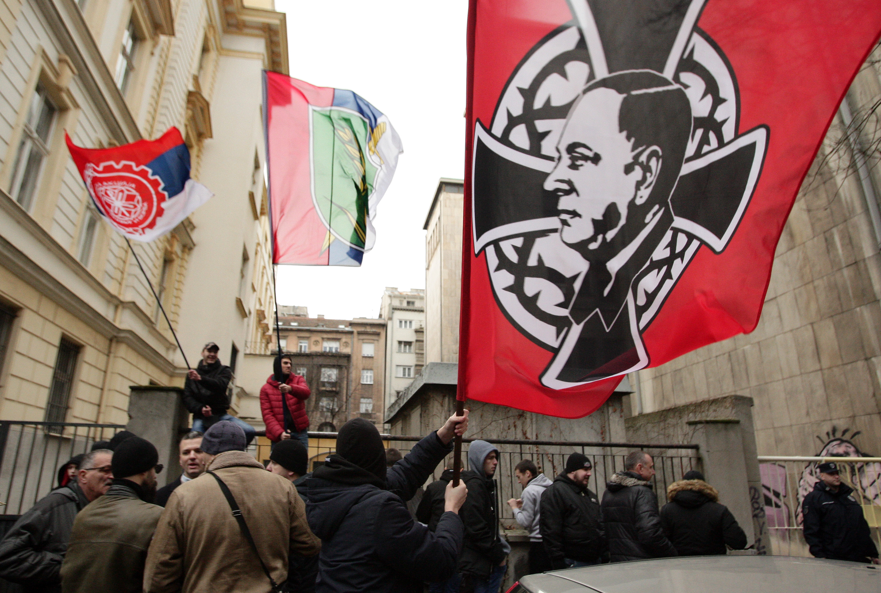 BG: Protest podrške Nediću, kontramiting i "živi zid" FOTO 2701428345a773b4064146414860364_orig