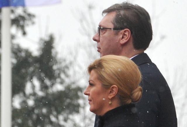 Kolinda i Vučić razgovarali duže, šta je u paketima?