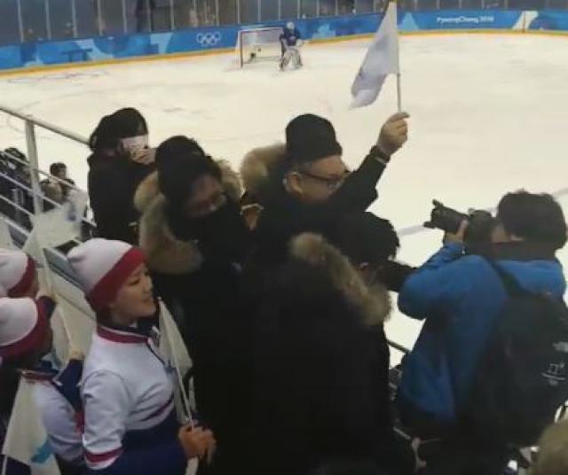 Pogrešna odluka: Lažni Kim Džong Un među navijačicama S. Koreje
