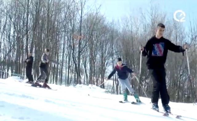 U ovom selu u Srbiji skijaju svi od 4 do 70 godina / VIDEO